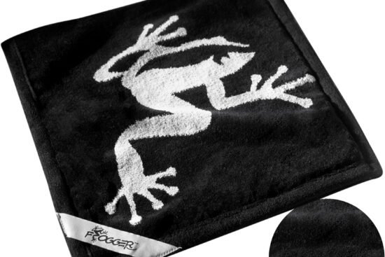 frogger amphibian golf towel with dry and wet technology golf towels for golf bags for men and women with carabiner clip 3